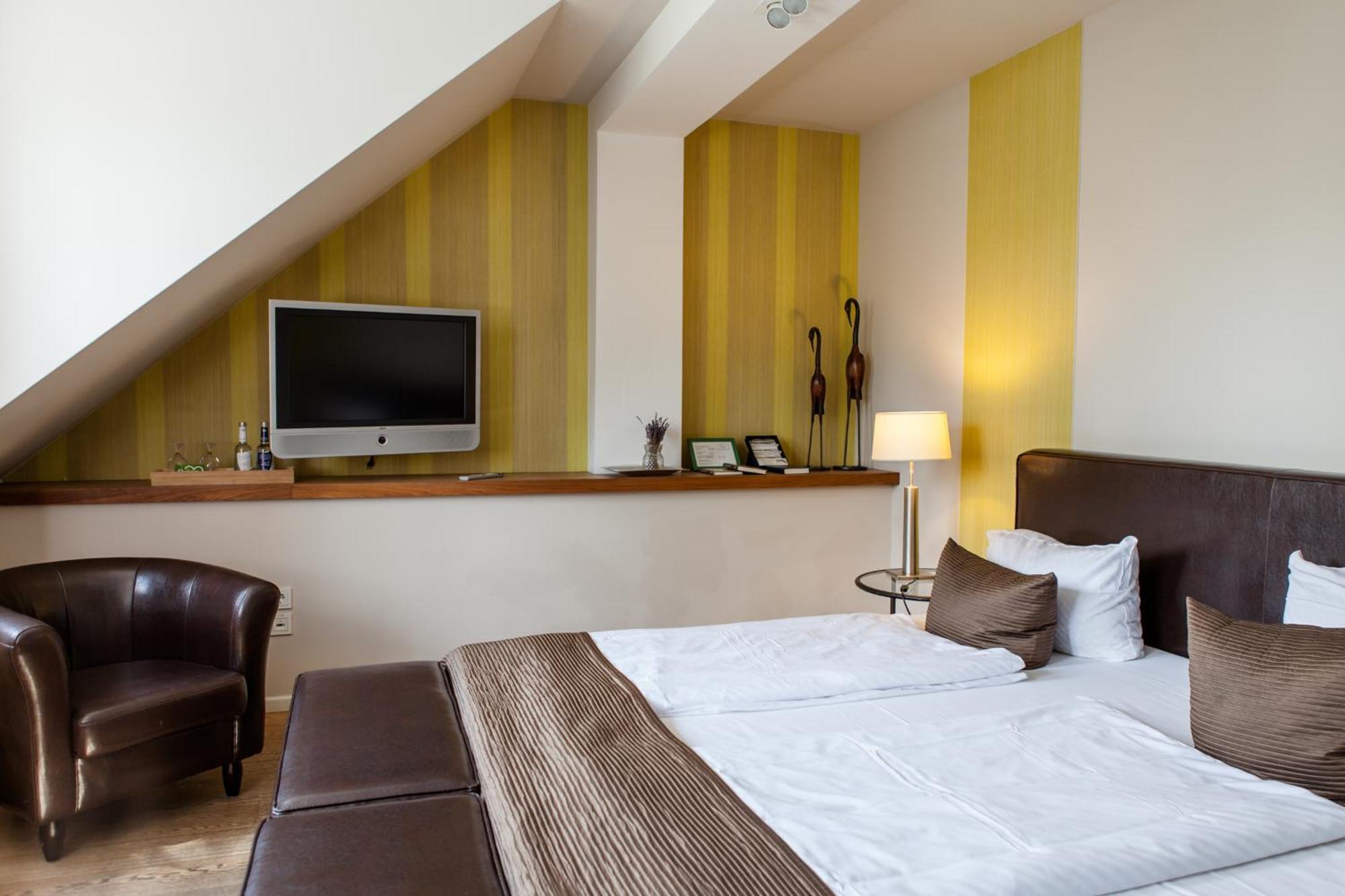 Hotel Zur Linde Dein Self Check In 米兴多夫 外观 照片